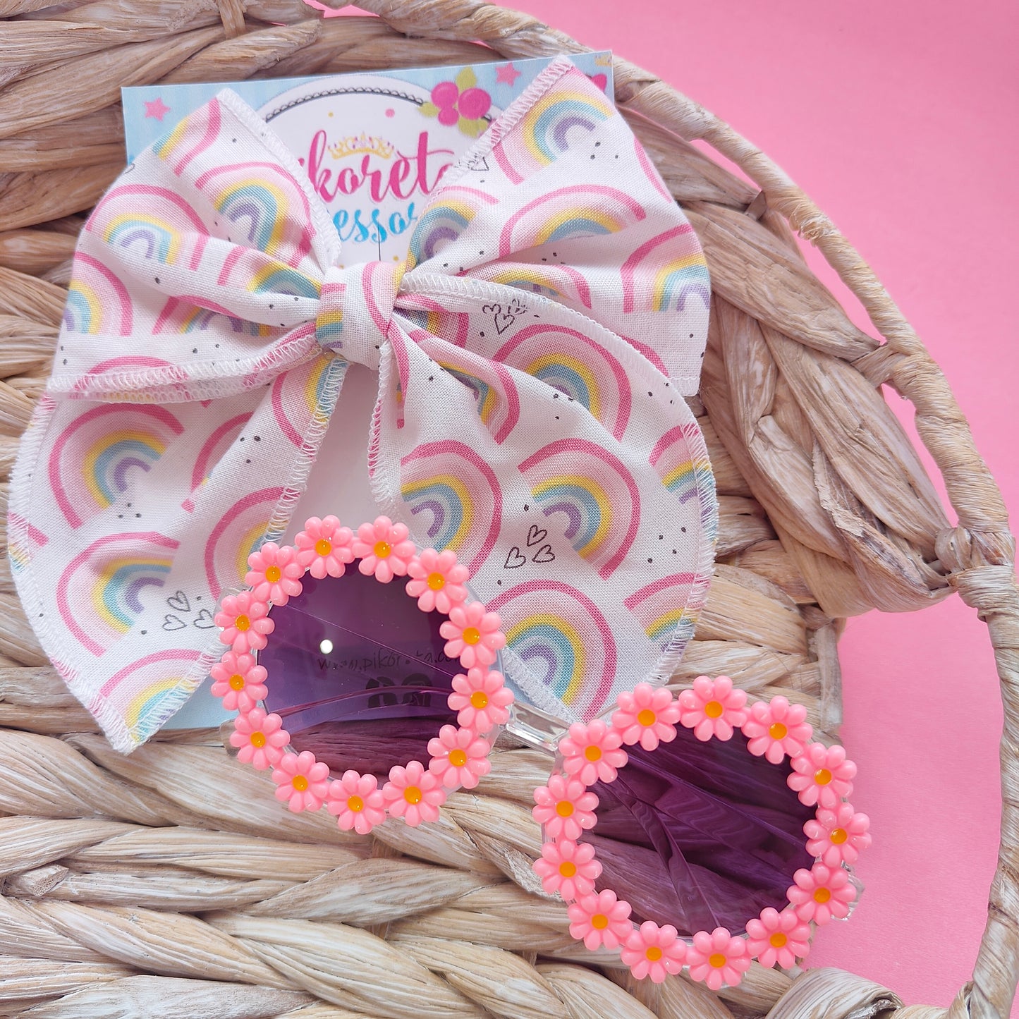 PINK DAISY SUNGLASSES