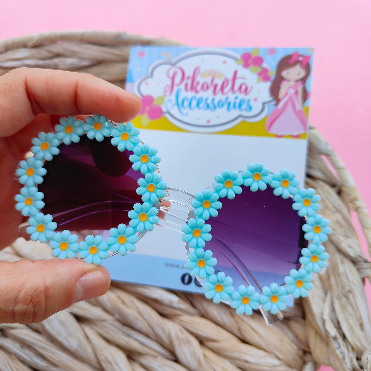 BLUE DAISY SUNGLASSES