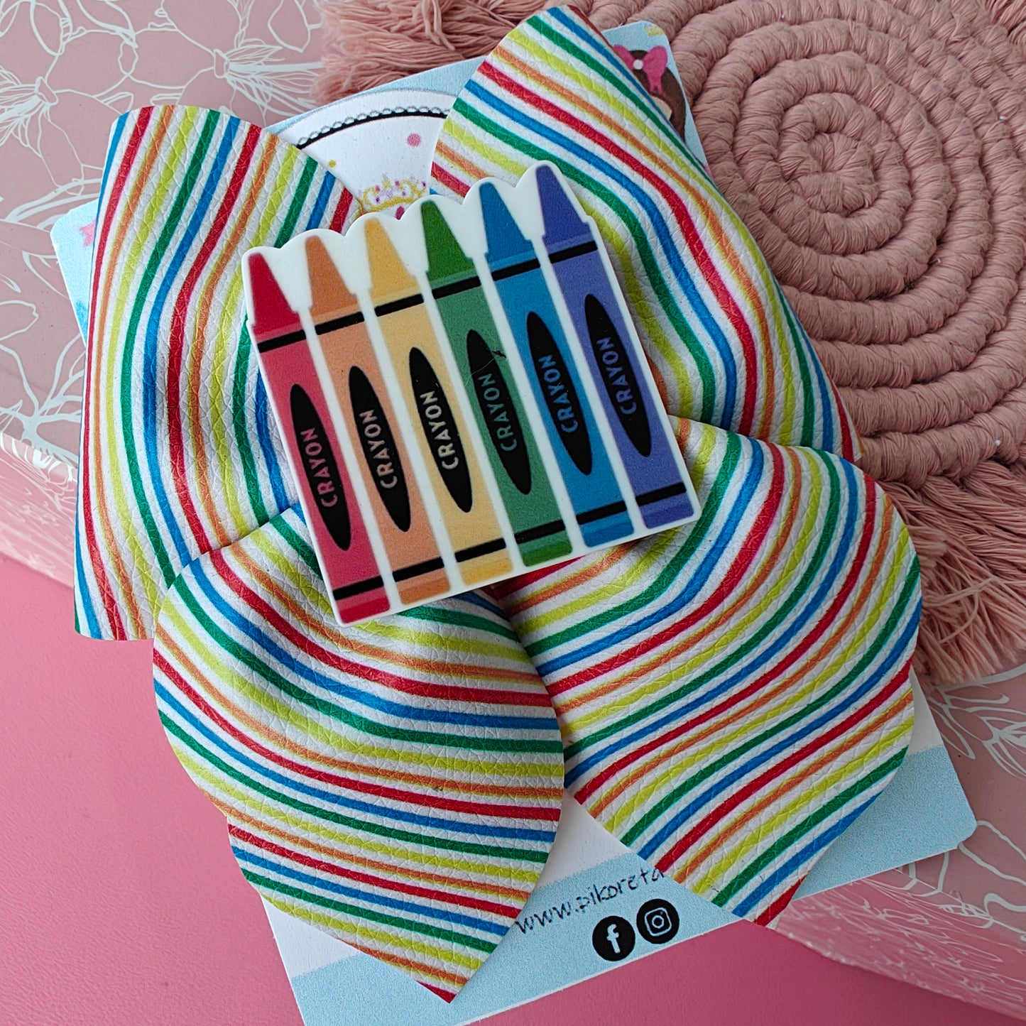 CRAYONS BIG BOW