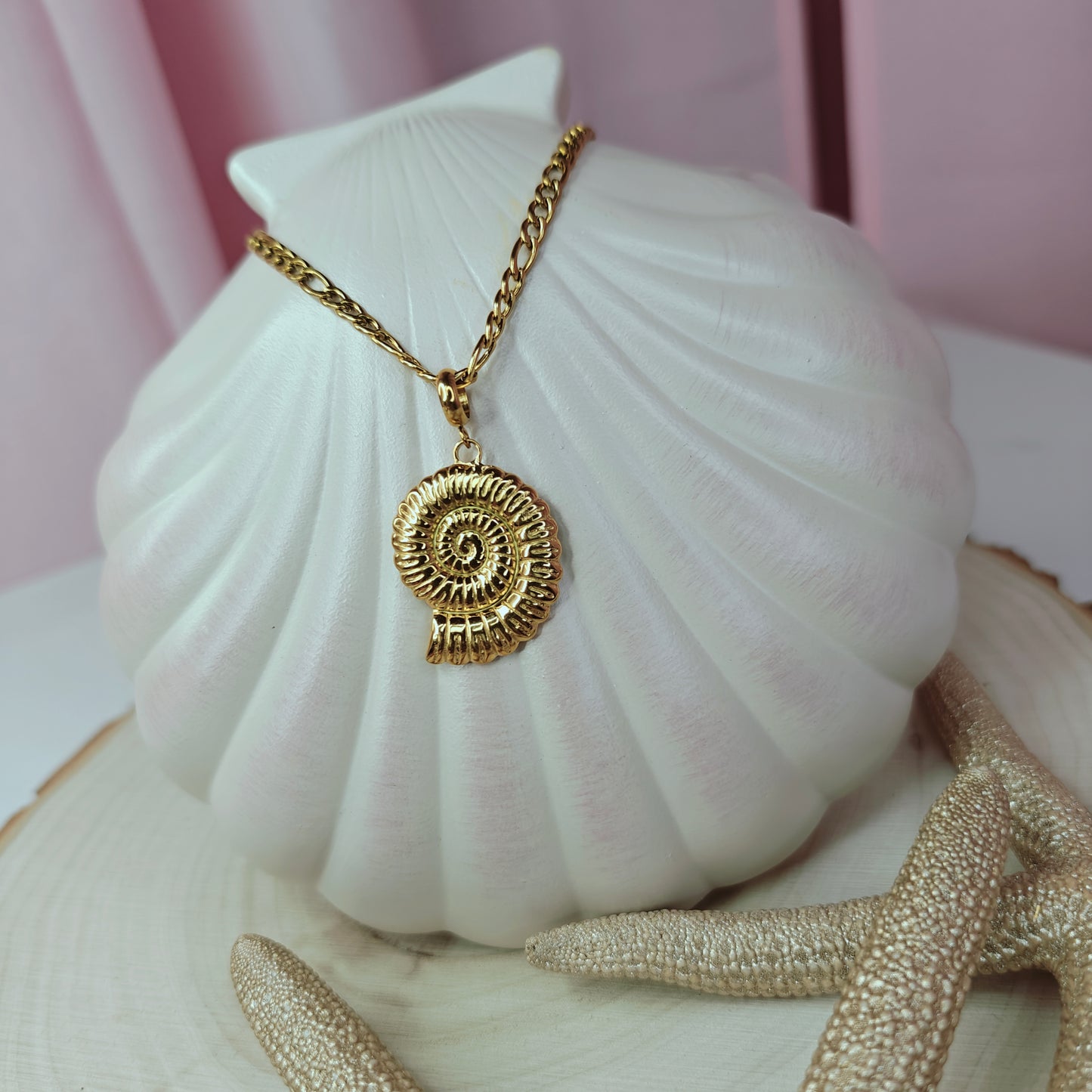 Caracolito necklace