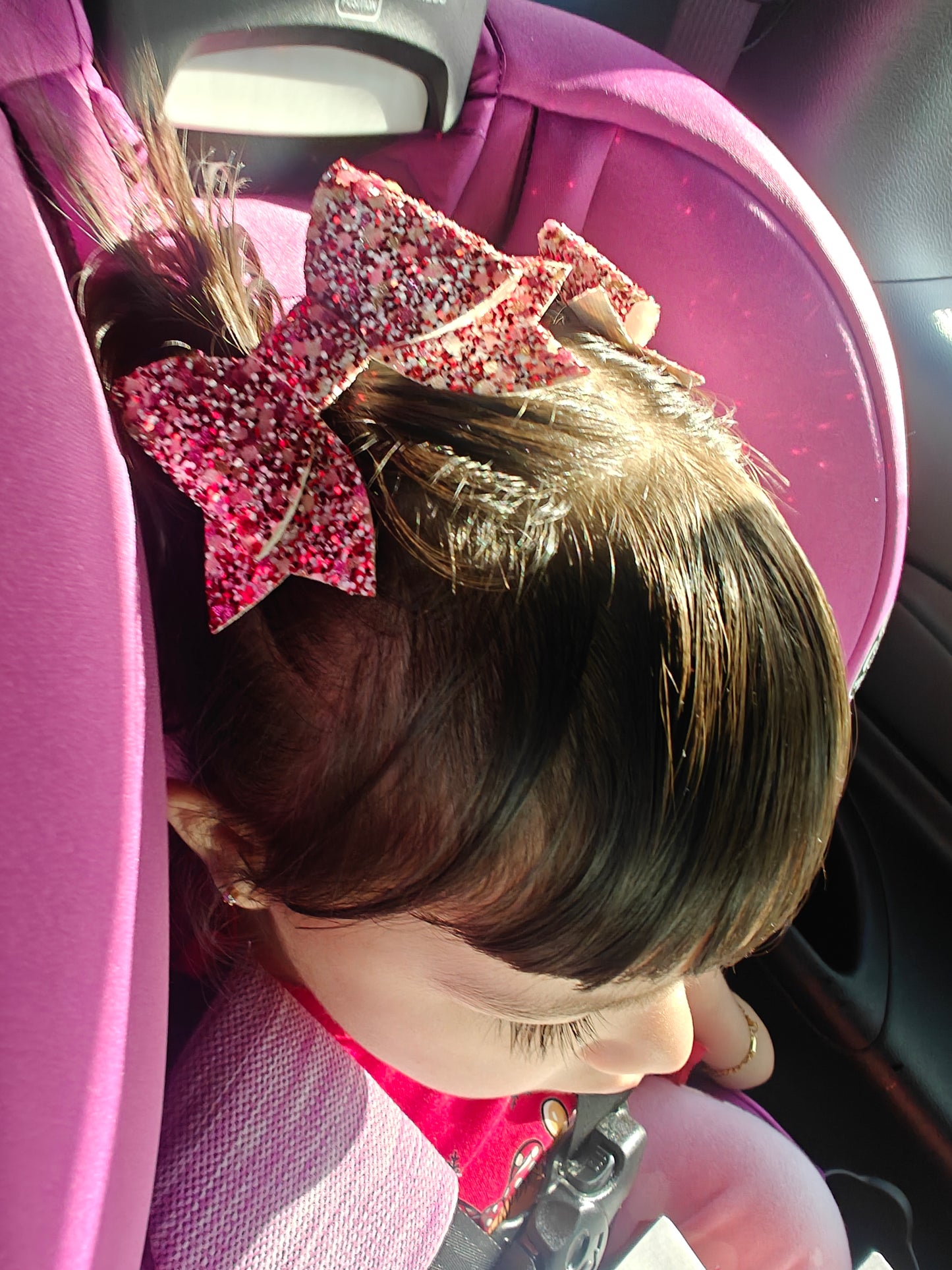 Red clips