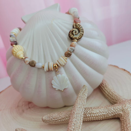 Caracoles necklace