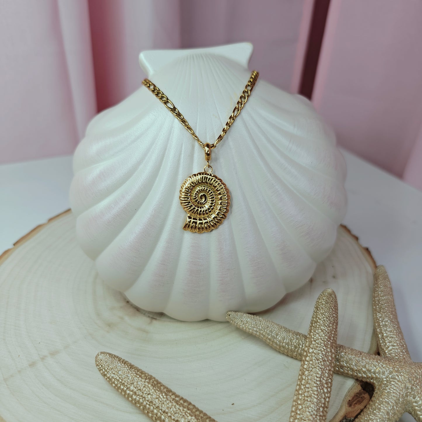 Caracolito necklace